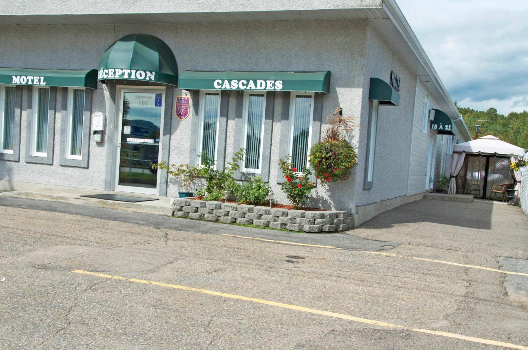 Motel Des Cascades Baie-Saint-Paul Dış mekan fotoğraf