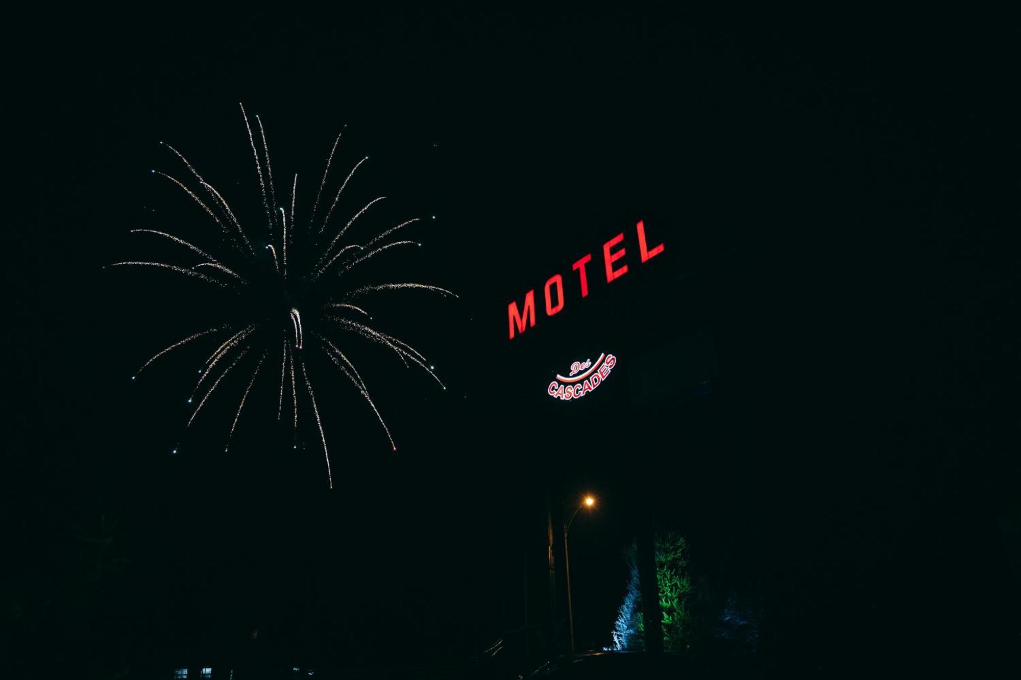 Motel Des Cascades Baie-Saint-Paul Dış mekan fotoğraf